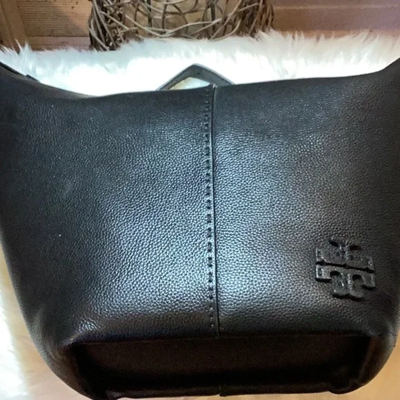 Authentic Tory Burch Black Pebbled Leather McGraw Bucket Bag - Picture 2 of 8